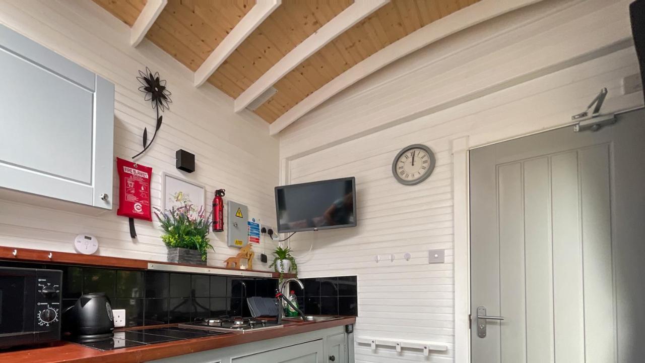 Shepherds Hut Bath Wick  Exterior photo